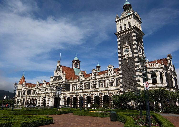 Queenstown-Dunedin 278km | 173mi, 3 Stunden 40 Minuten Fahrtzeit