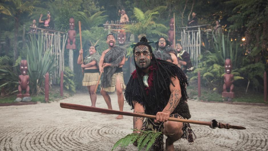 Tauranga-Rotorua 63km | 39mi, 1 Stunde Fahrtzeit